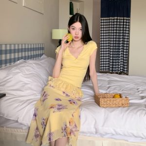 V-Neck Button Slim Short-Sleeve Floral Top and Mermaid Layered Skirt Set Summer