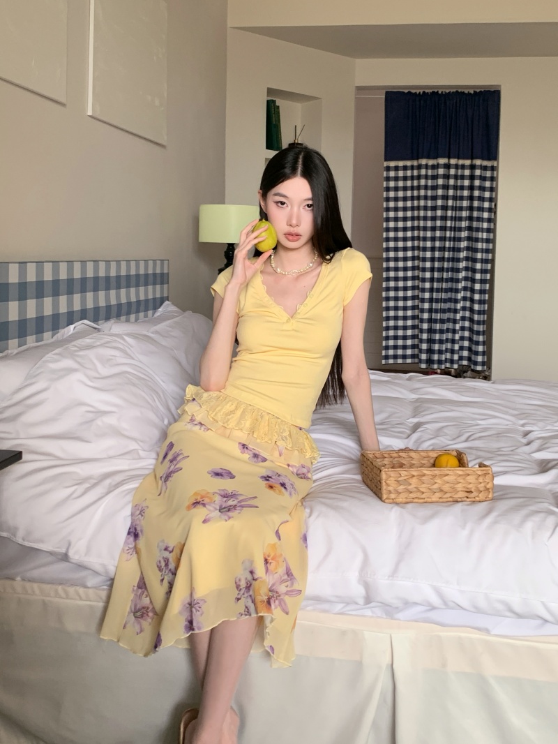 v-neck-button-slim-short-sleeve-floral-top-and-mermaid-layered-skirt-set-summer