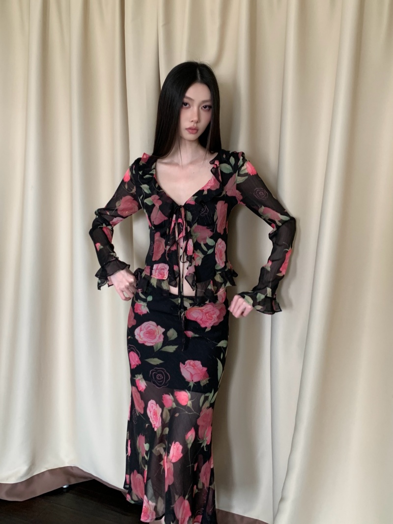 elegant-floral-print-chiffon-two-piece-set-with-v-neck-top-and-skirt