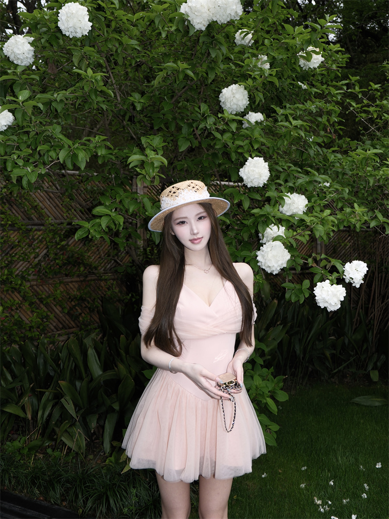 sweet-ballet-style-cross-mesh-spliced-waist-cinched-dress