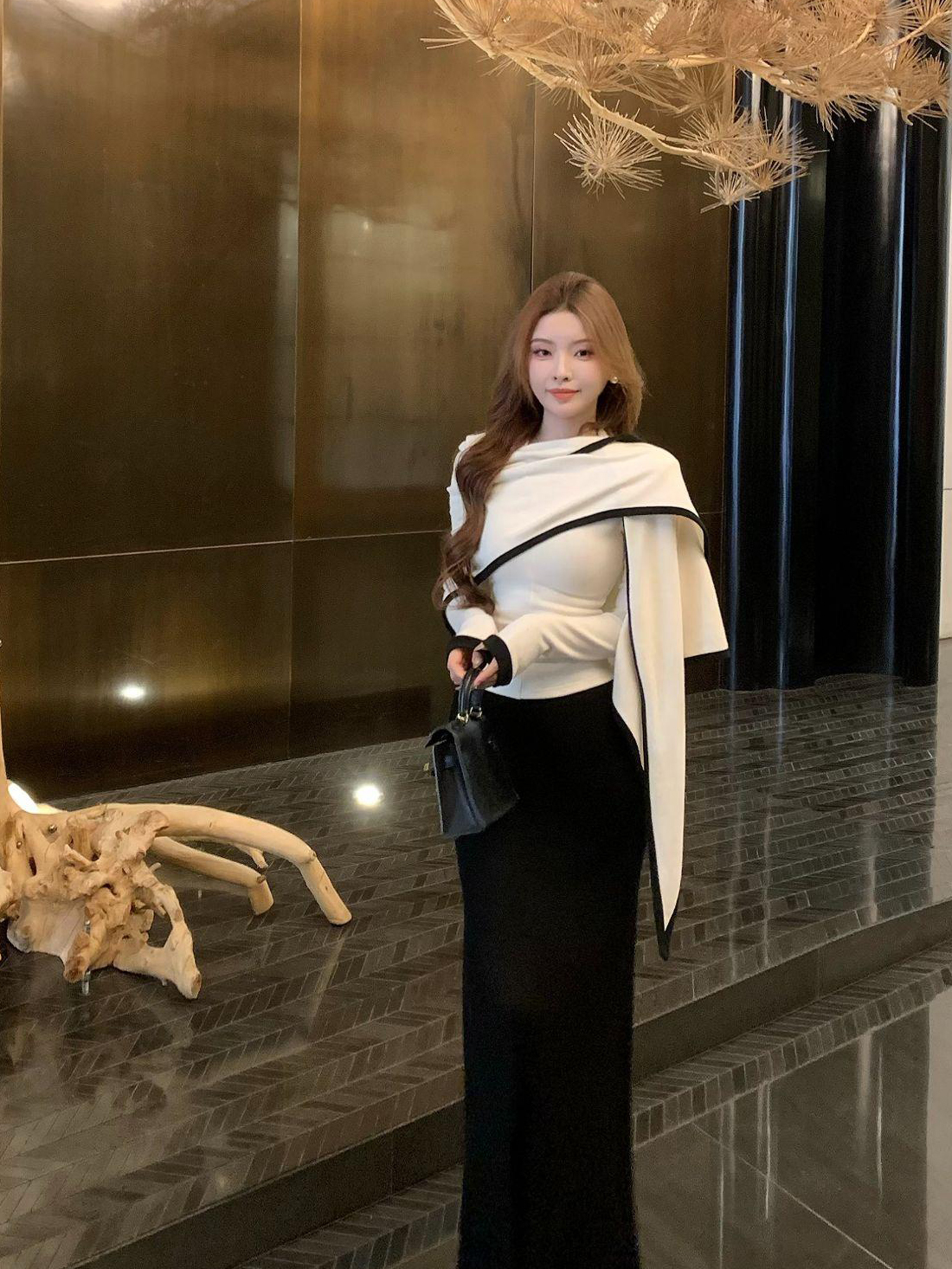 Korean Style Two-Piece Knit Sweater Set with Triangle Shawl Design Slimming Long Sleeve Top - Image 4