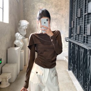 Women's Knit Faux-Layer Wool Cape Top with Film-Style Base Layer for Early Autumn